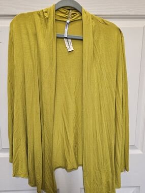 Azules Lightweight Open-Front Cardigan in Chartreuse